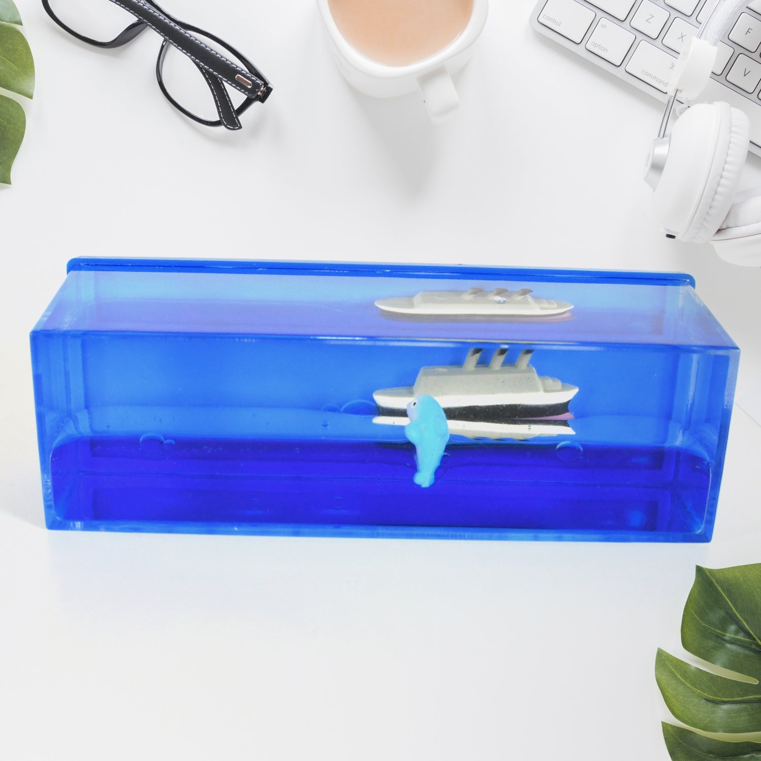 Floating Water Cruiser Ship Iceberg for Car Dashboard Decoration