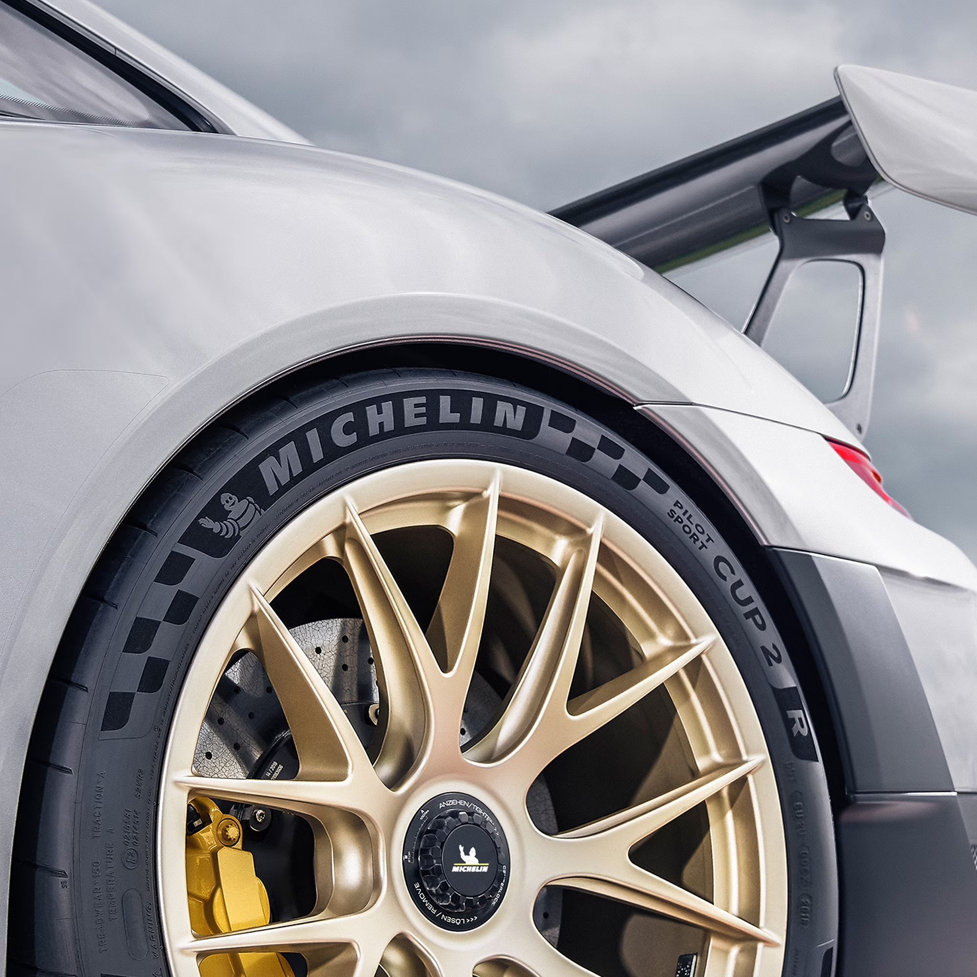 Michelin MICHELIN Pilot Sport Cup 2, Track Tire, Sport And High Performance Cars - 255/35ZR20/XL (97Y) Compatible with ASTON MARTIN 4 Series Gran Coupe, I4, M5, M6 Vehicle_5