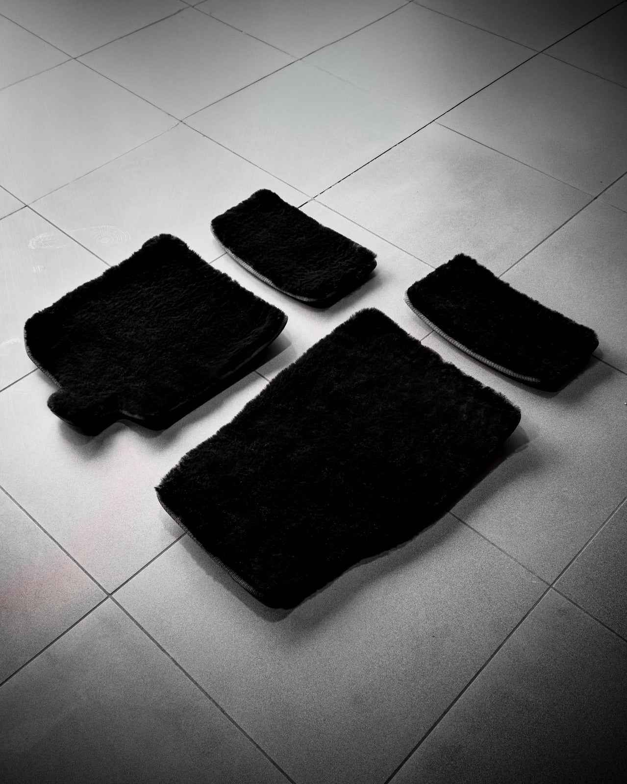 Luxury Plush Car Floor Mats – Ultra Soft Premium Fur Carpet Set (4 Pieces)