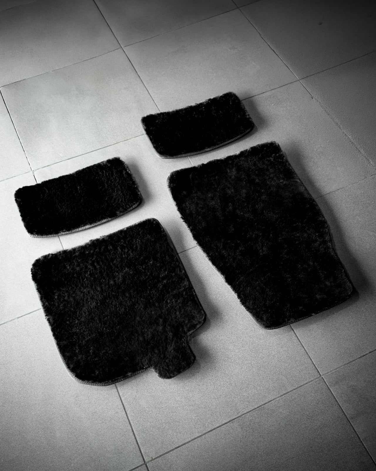 Luxury Plush Car Floor Mats – Ultra Soft Premium Fur Carpet Set (4 Pieces)