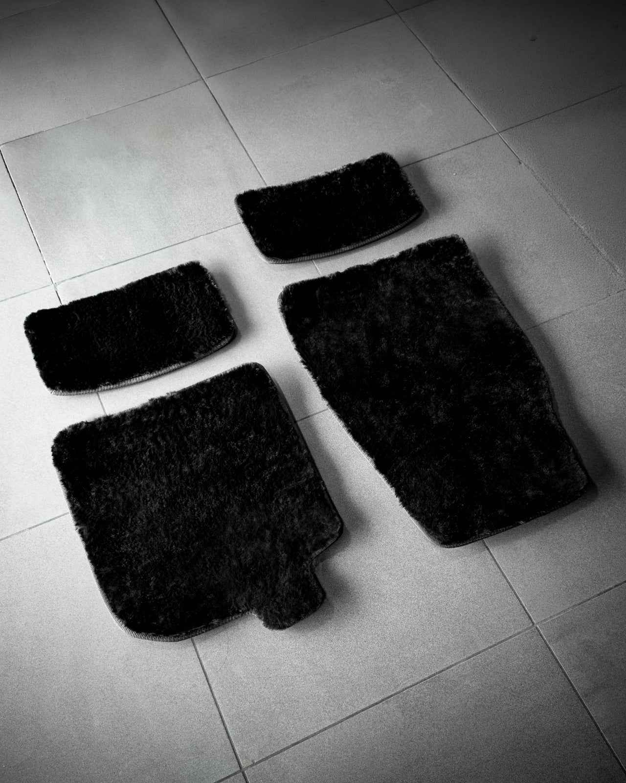 Luxury Plush Car Floor Mats – Ultra Soft Premium Fur Carpet Set (4 Pieces)