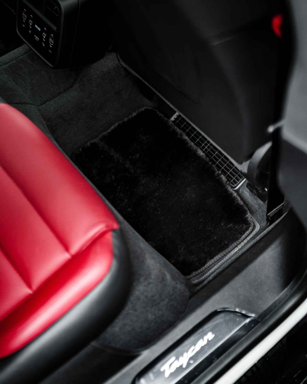 Luxury Plush Car Floor Mats – Ultra Soft Premium Fur Carpet Set (4 Pieces)
