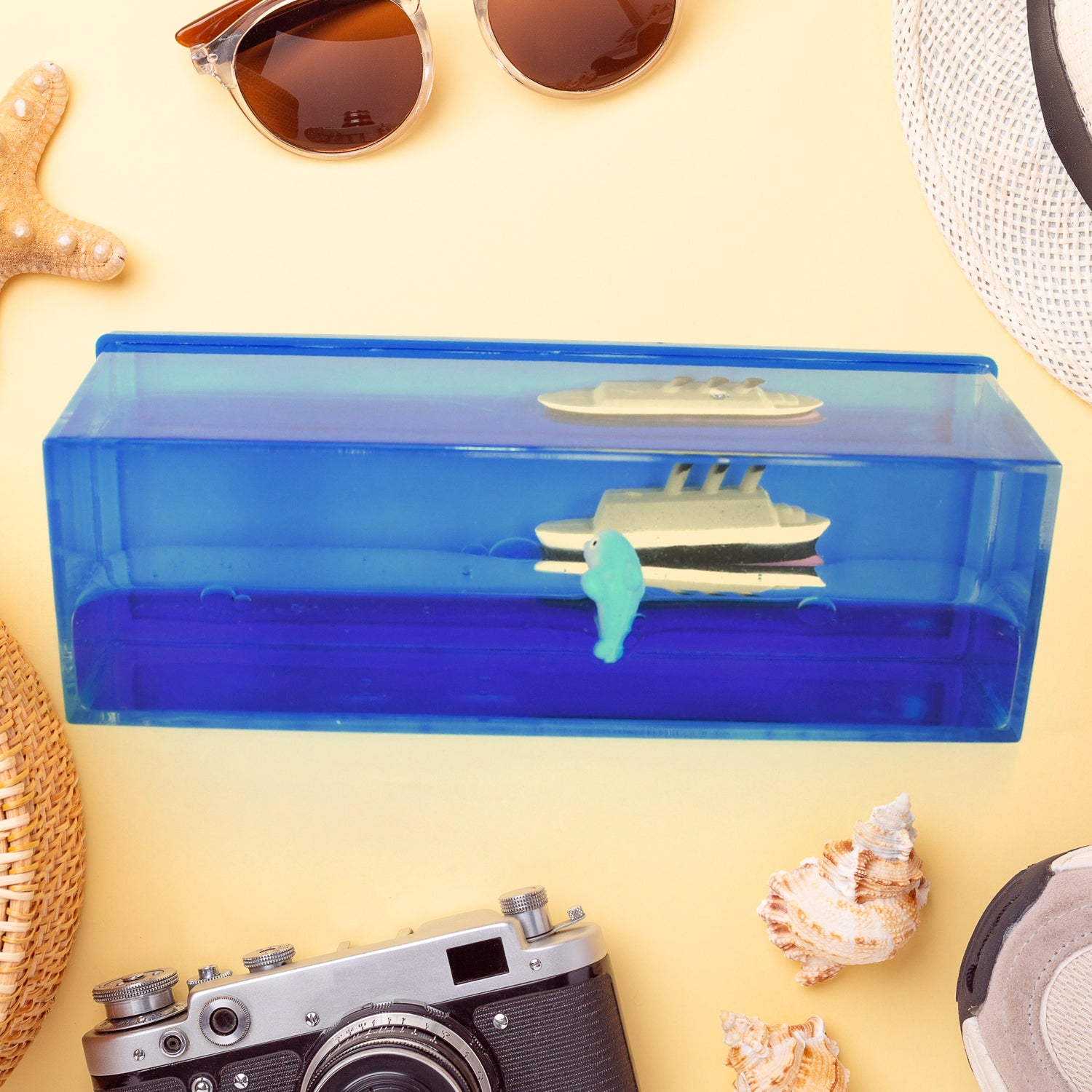 Floating Water Cruiser Ship Iceberg for Car Dashboard Decoration