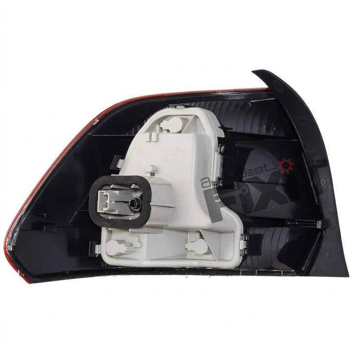 Volkswagen Vento Tail Light Assembly Right (RH) (Rear Combination Lamp) | 2010-2019 | UNO MINDA
