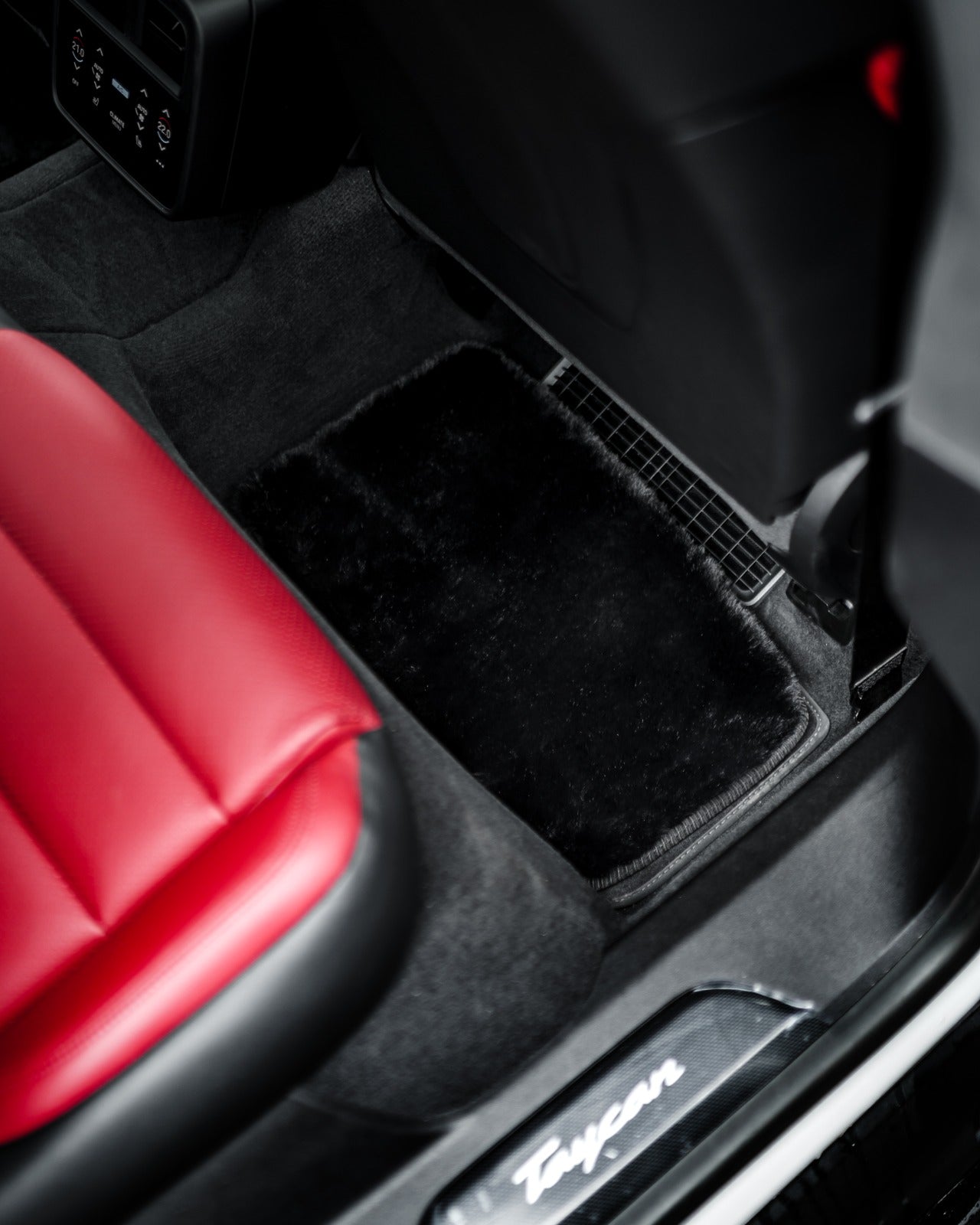 Luxury Plush Car Floor Mats – Ultra Soft Premium Fur Carpet Set (4 Pieces)