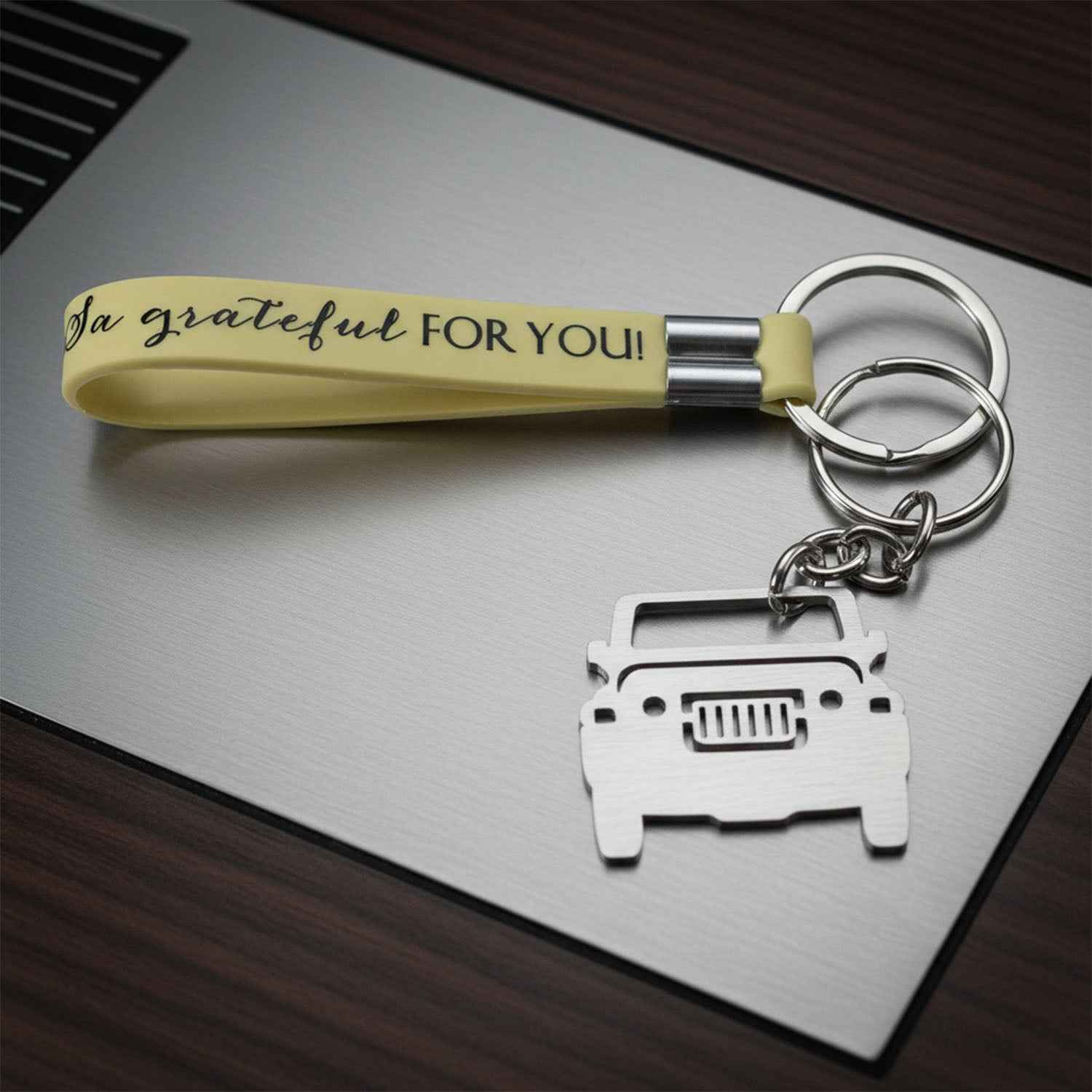 Stylish Dual-keyring Metal Car Keychain Set (1 Set)